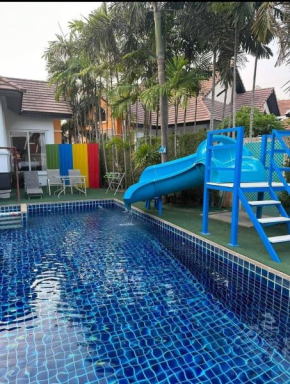 Pattaya 6 bedroom pool villa